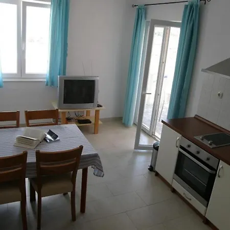 In With Sea View, Terrace, Air Conditioning, Wi-fi * Λομπάρδα